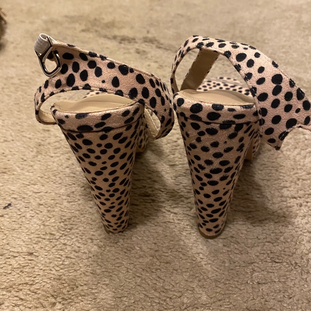Heels - Picture 5 of 6